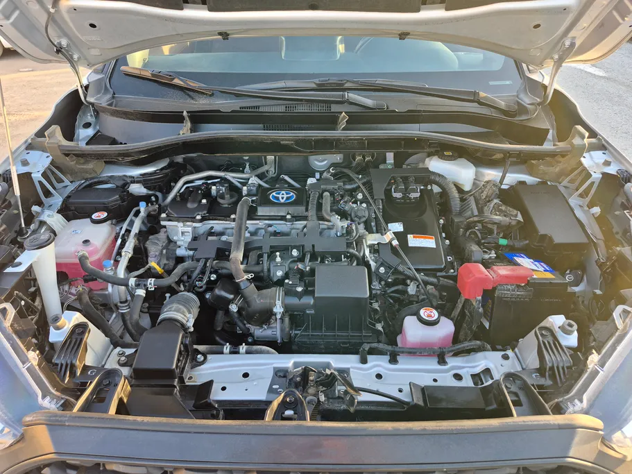 2024 Toyota Corolla Cross XLE HEV 