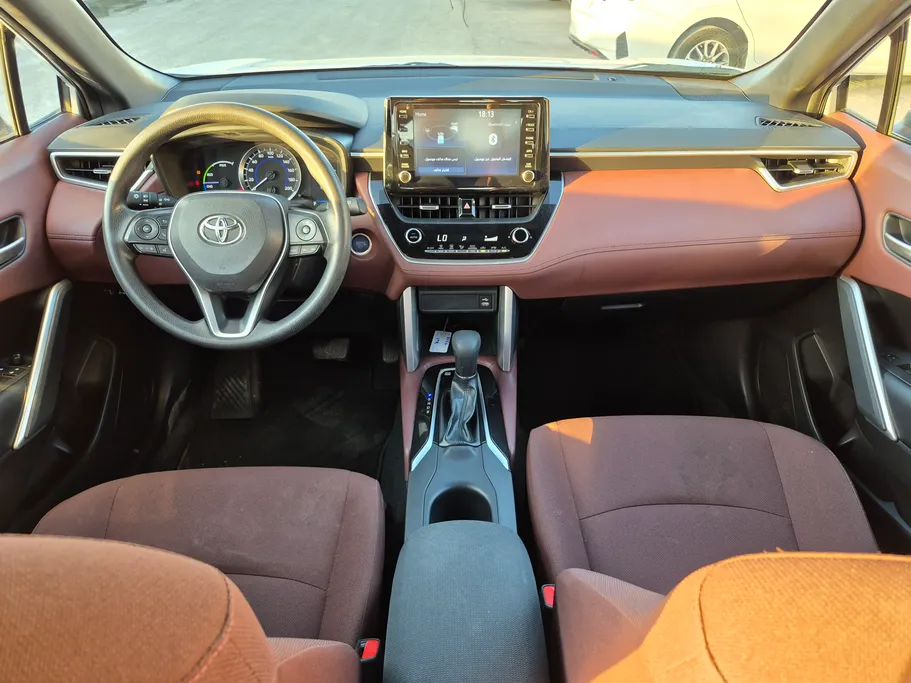 2024 Toyota Corolla Cross XLE HEV 