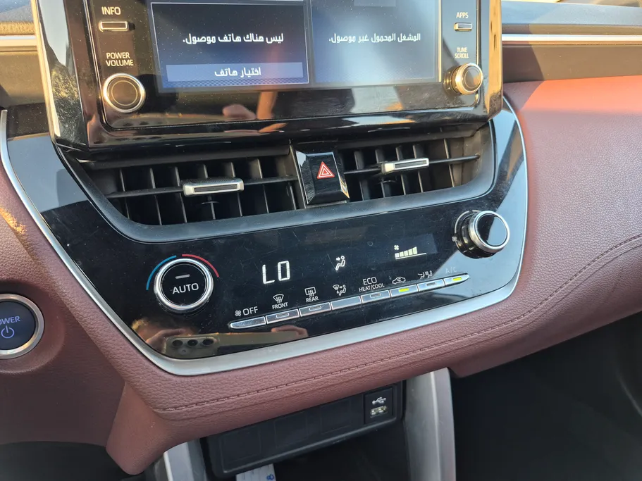 2024 Toyota Corolla Cross XLE HEV 