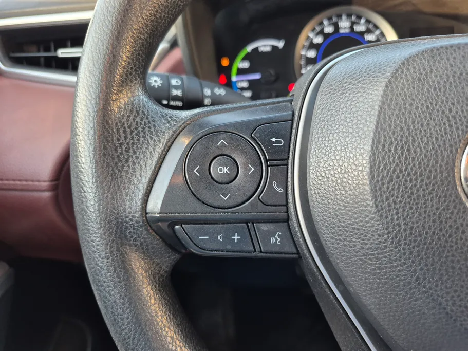 2024 Toyota Corolla Cross XLE HEV 