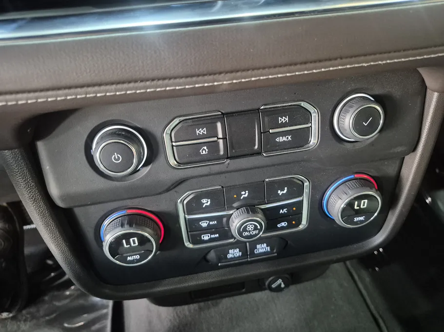 2024 Chevrolet Suburban LS 