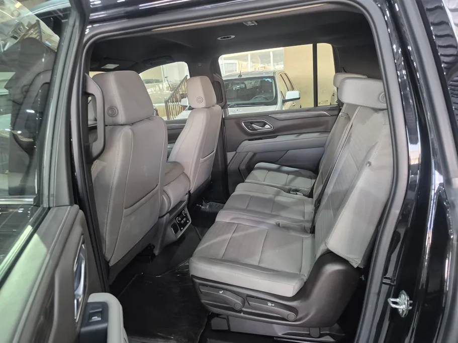 2024 Chevrolet Suburban LS 