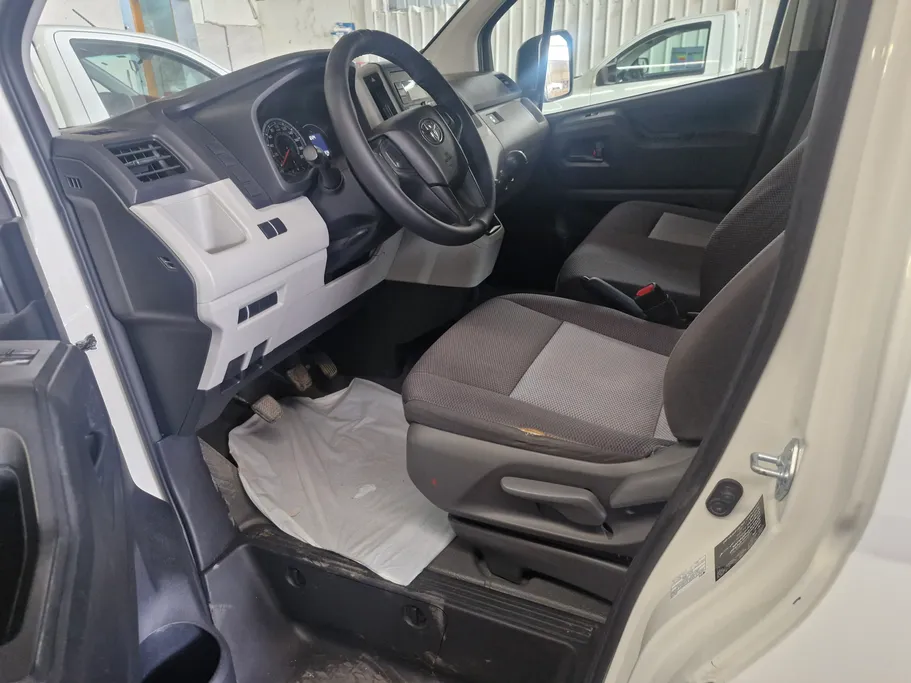 2022 Toyota Haice فان بضاعه 