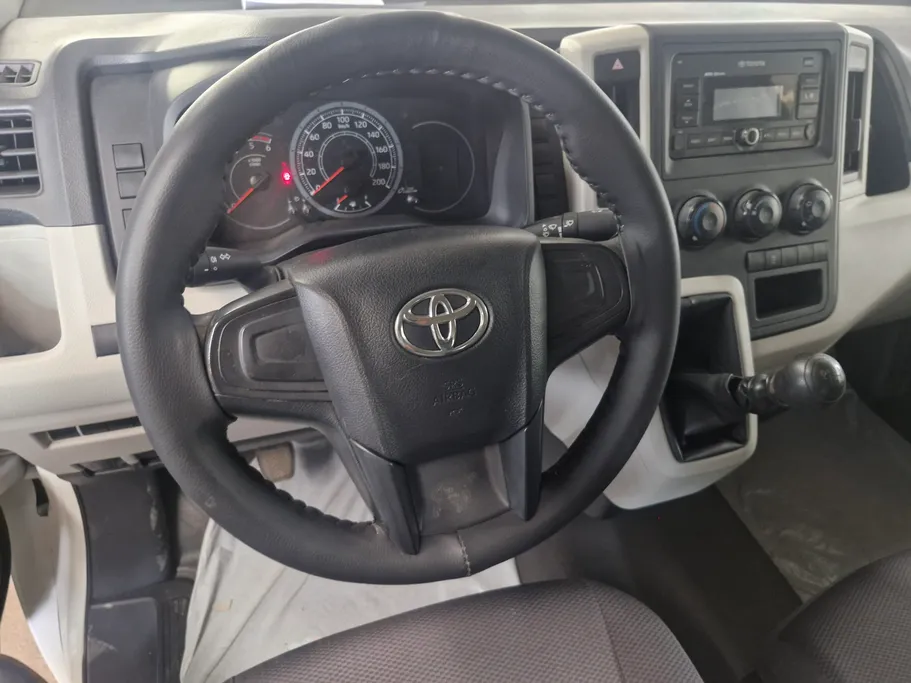 2022 Toyota Haice فان بضاعه 