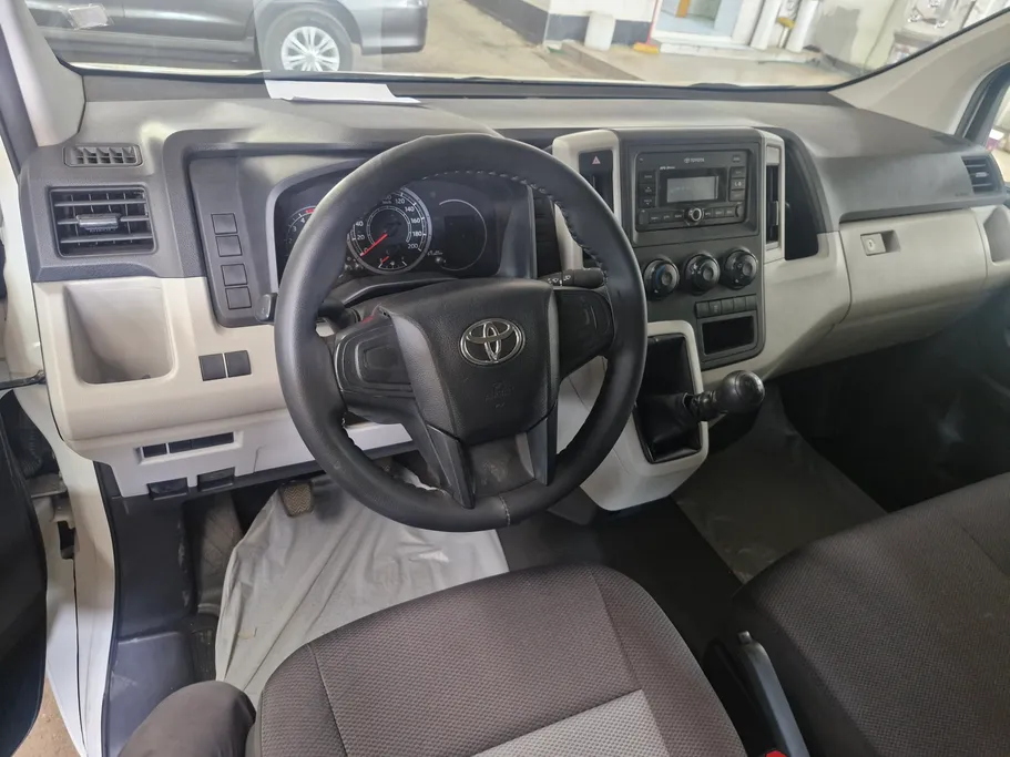2022 Toyota Haice فان بضاعه 