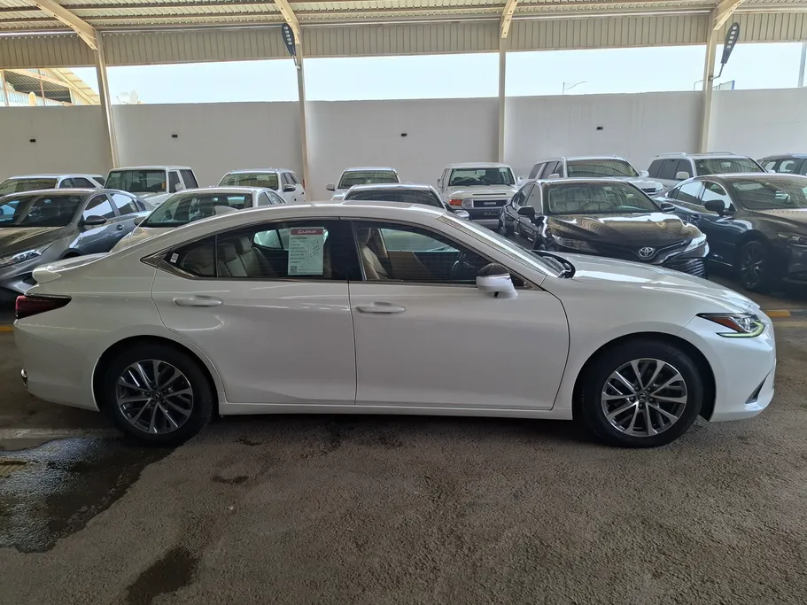 2023 Lexus ES 300 H 
