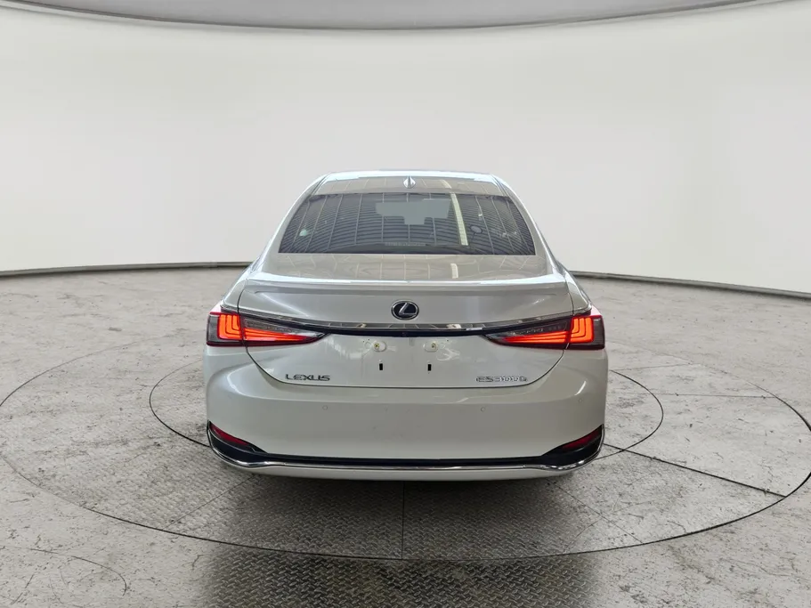 2023 Lexus ES 300 H 