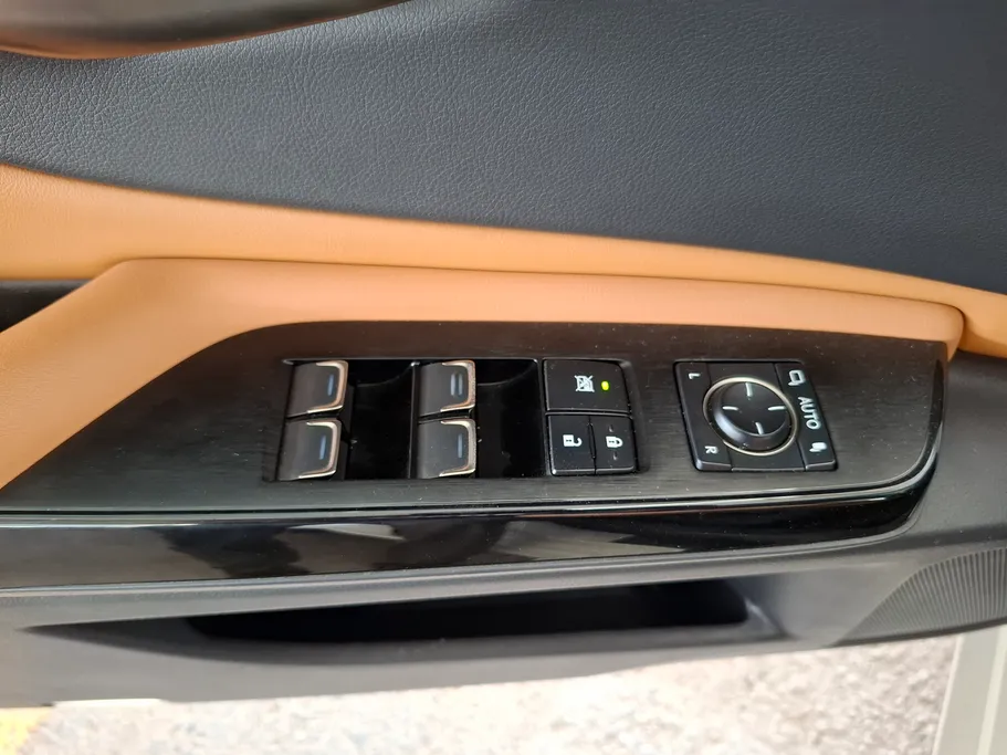 2023 Lexus ES 300 H 