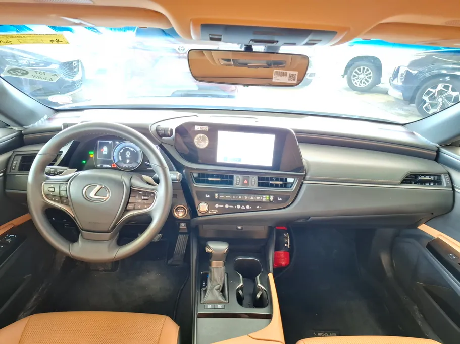 2023 Lexus ES 300 H 