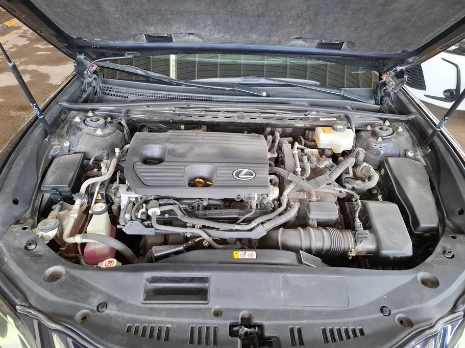 2023 Lexus ES 300 H 