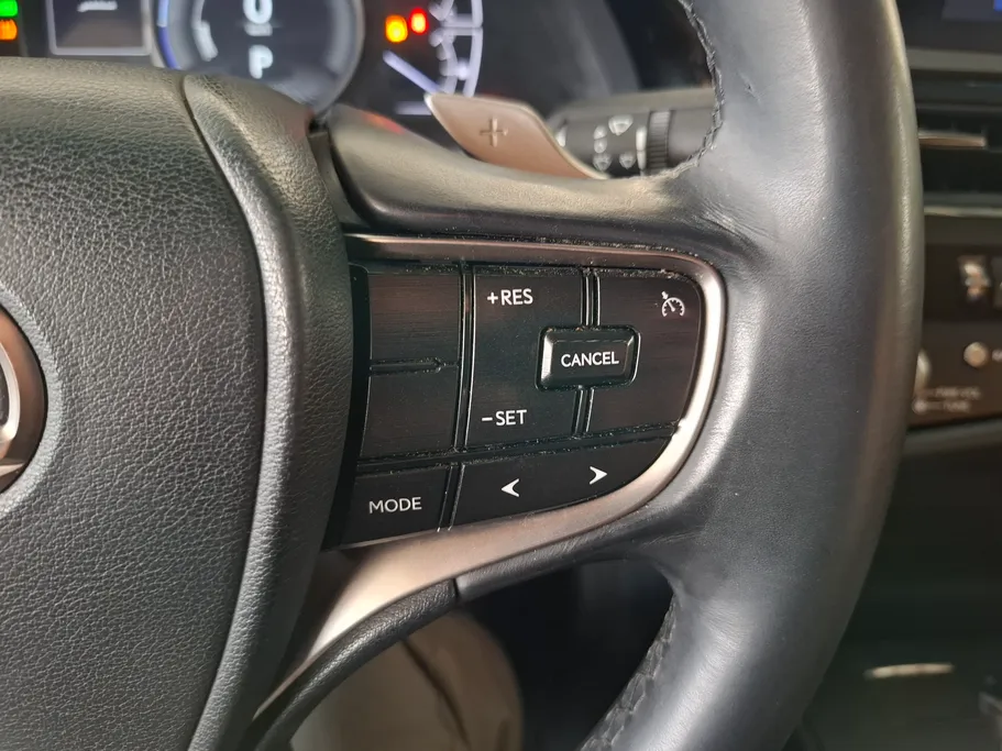 2023 Lexus ES 300 H 