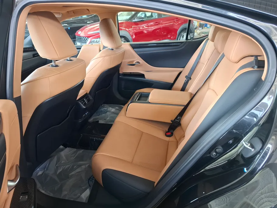 2024 Lexus ES 350 