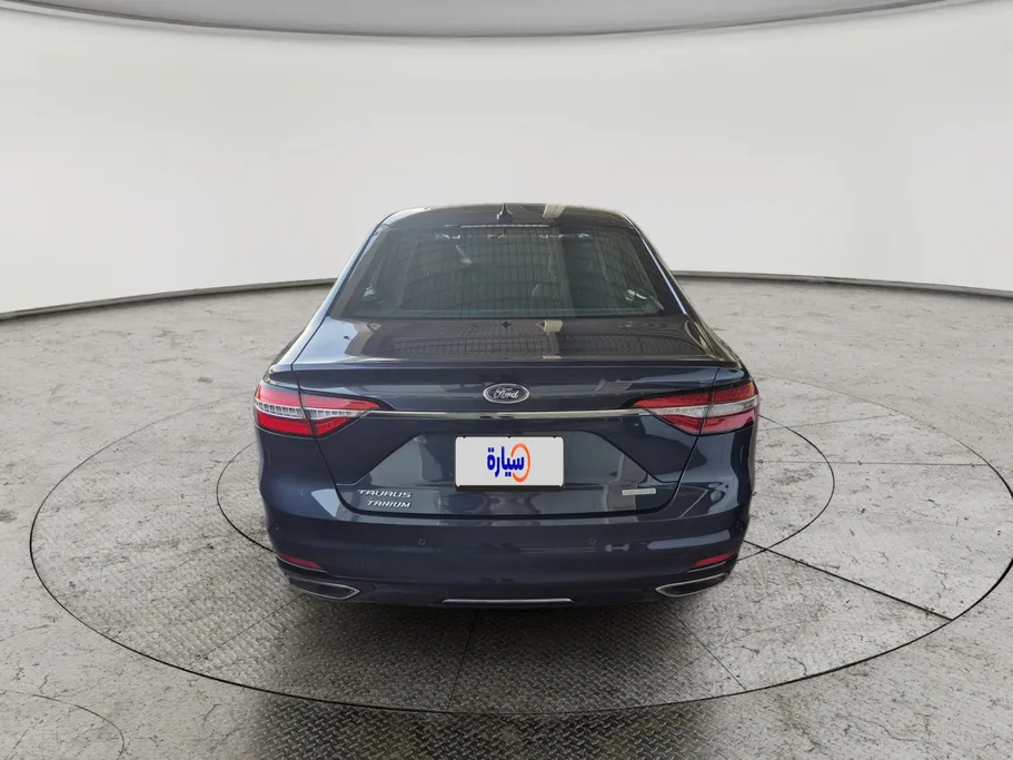 2022 Ford Taurus Titanium 