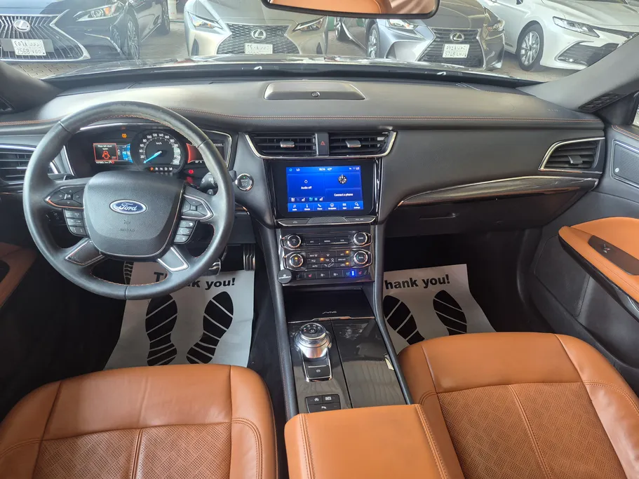 2022 Ford Taurus Titanium 