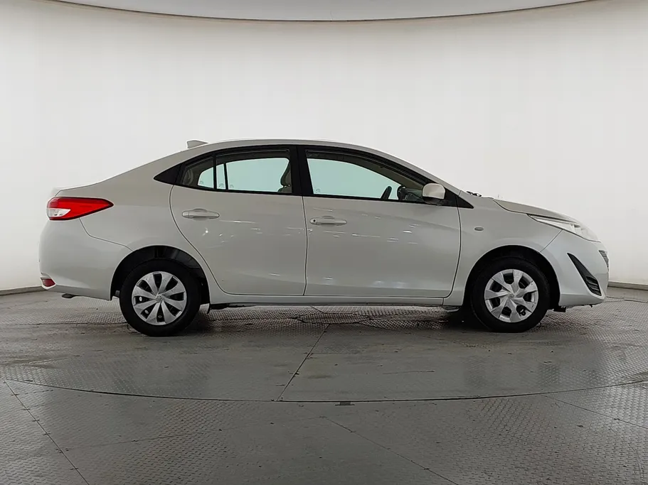 2019 Toyota Yaris  Y 
