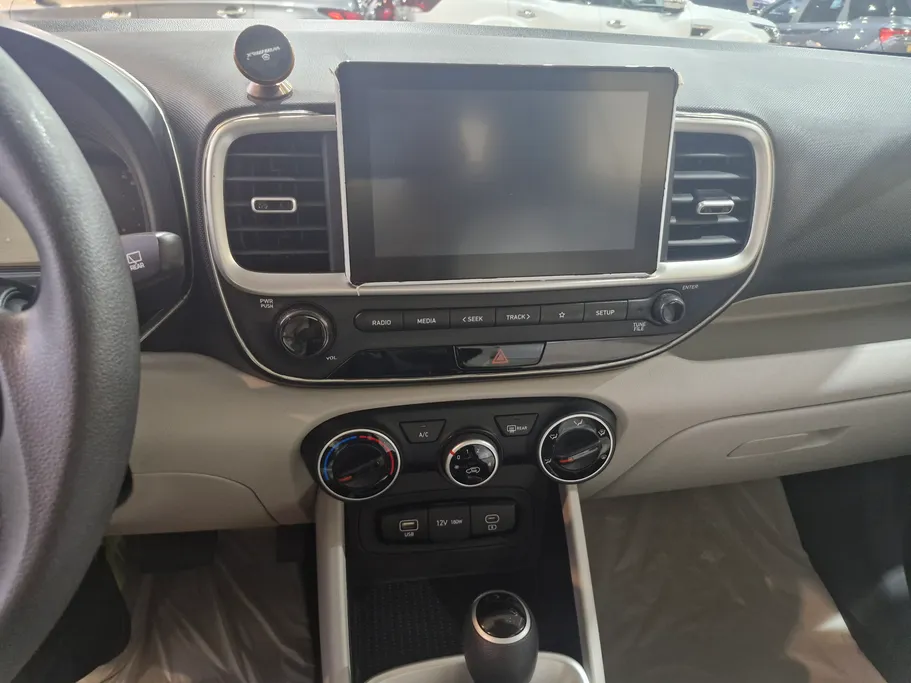 2024 Hyundai Venue Smart 