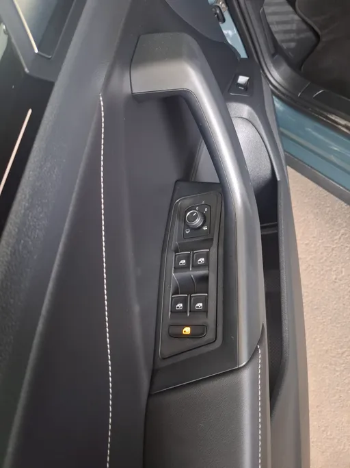 2025 Volkswagen T Roc ستايل 