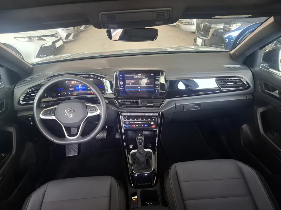 2025 Volkswagen T Roc ستايل 