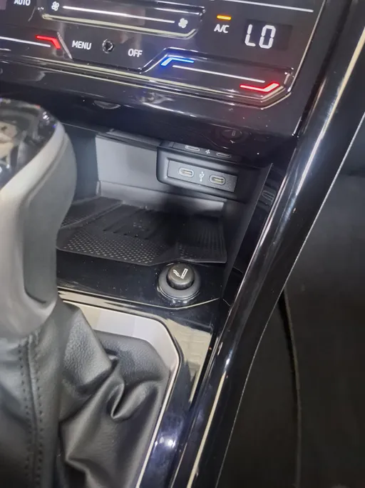 2025 Volkswagen T Roc ستايل 
