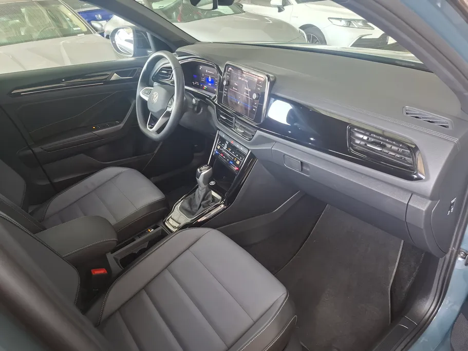 2025 Volkswagen T Roc ستايل 