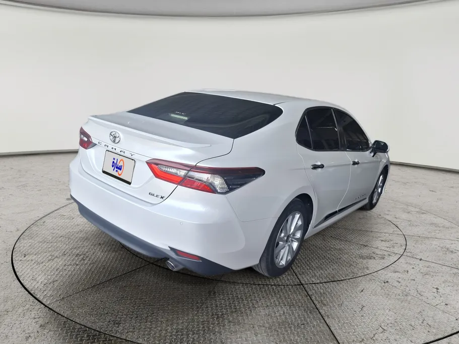 2024 Toyota Camry  GLEX 