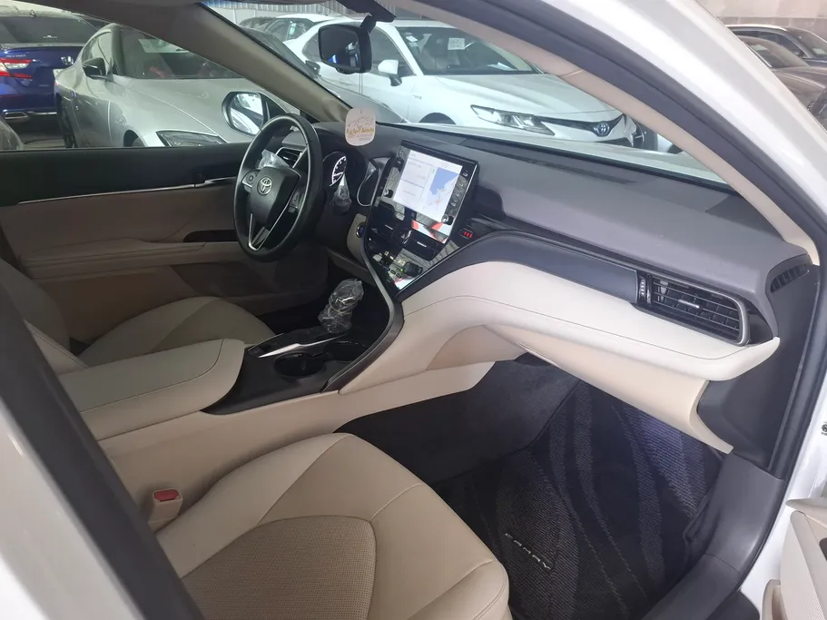 2024 Toyota Camry  GLEX 