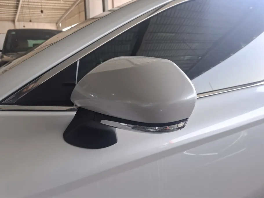 2024 Toyota Camry  GLEX 