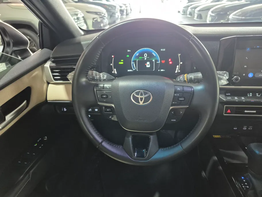 2025 Toyota Camry  LE HEV 
