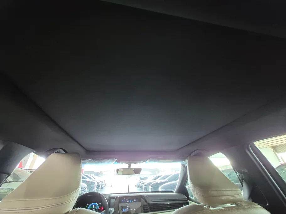 2025 Toyota Camry  LE HEV 