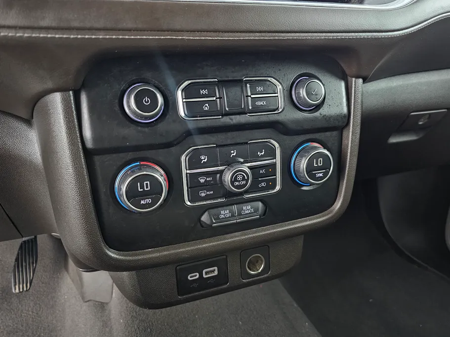2023 Chevrolet Suburban LS 