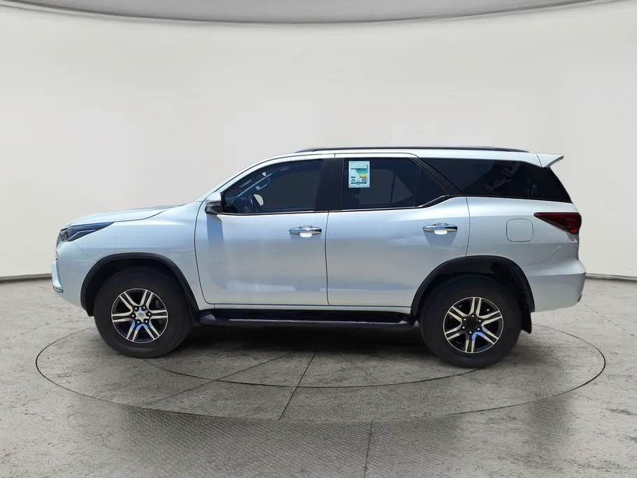 2023 Toyota Fortuner VX 