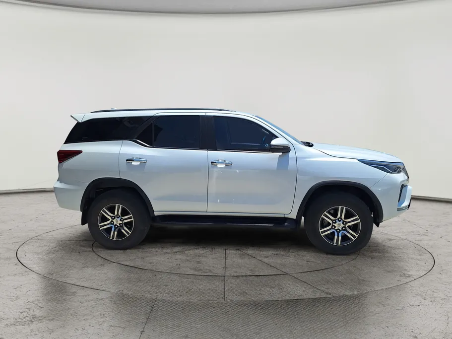 2023 Toyota Fortuner VX 