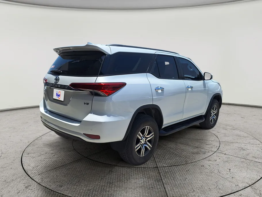 2023 Toyota Fortuner VX 