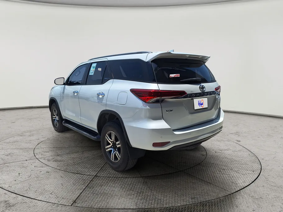 2023 Toyota Fortuner VX 