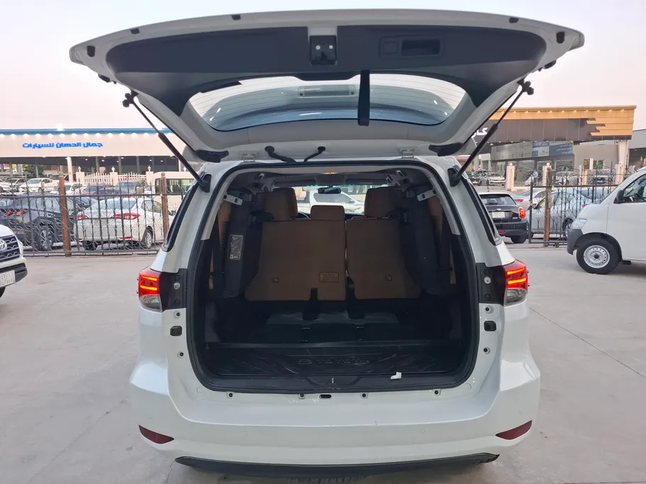 2023 Toyota Fortuner VX 