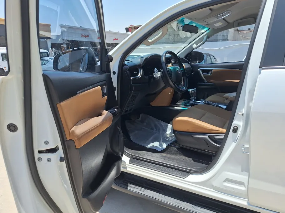 2023 Toyota Fortuner VX 