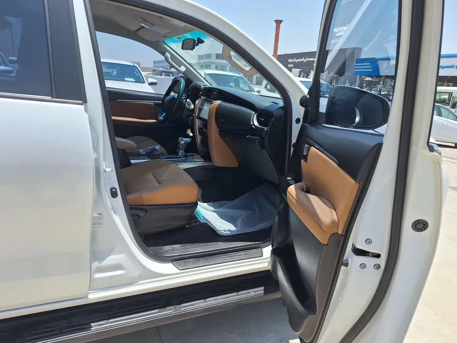 2023 Toyota Fortuner VX 
