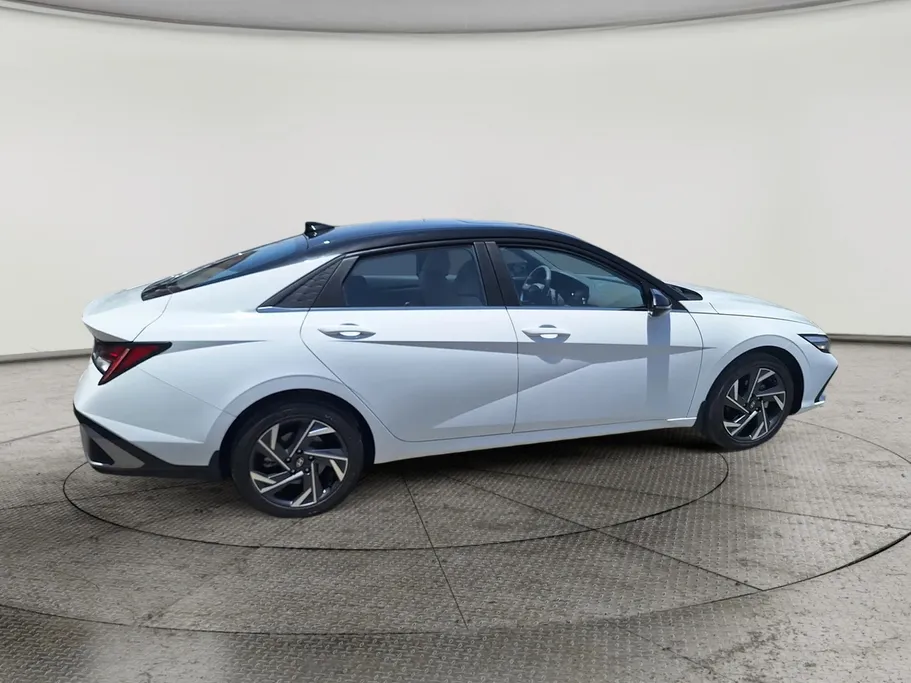 2025 Hyundai Elantra Comfort 