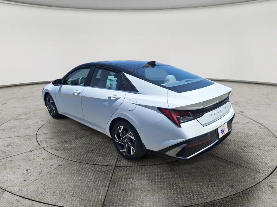 2025 Hyundai Elantra Comfort 