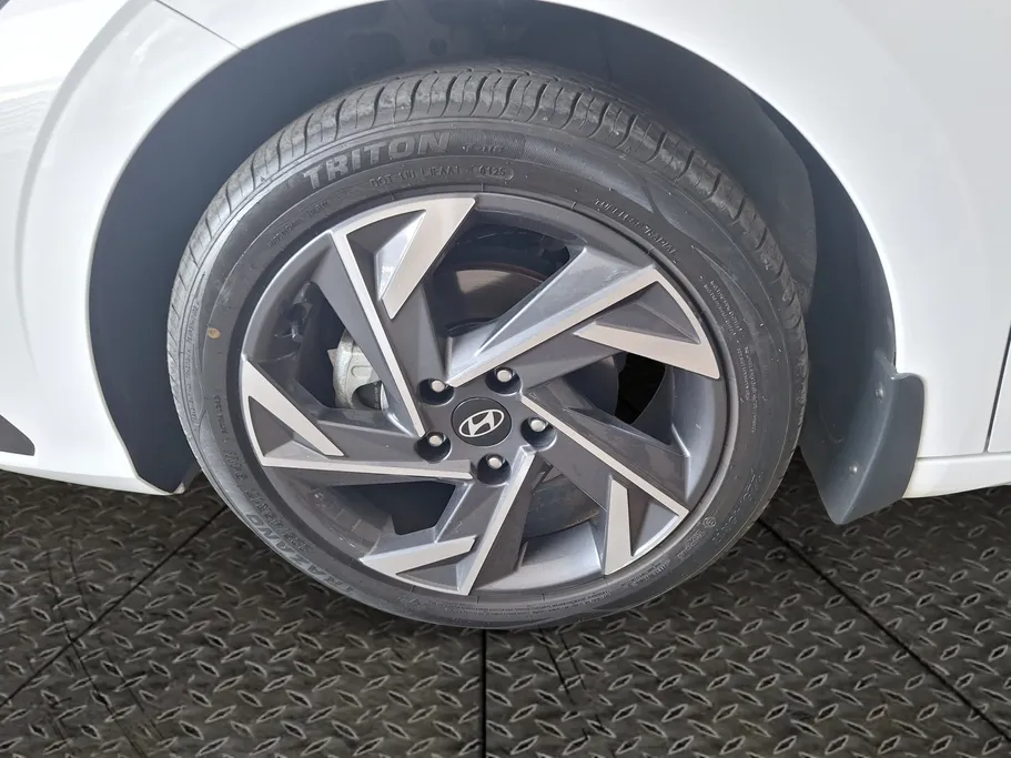 2025 Hyundai Elantra Comfort 