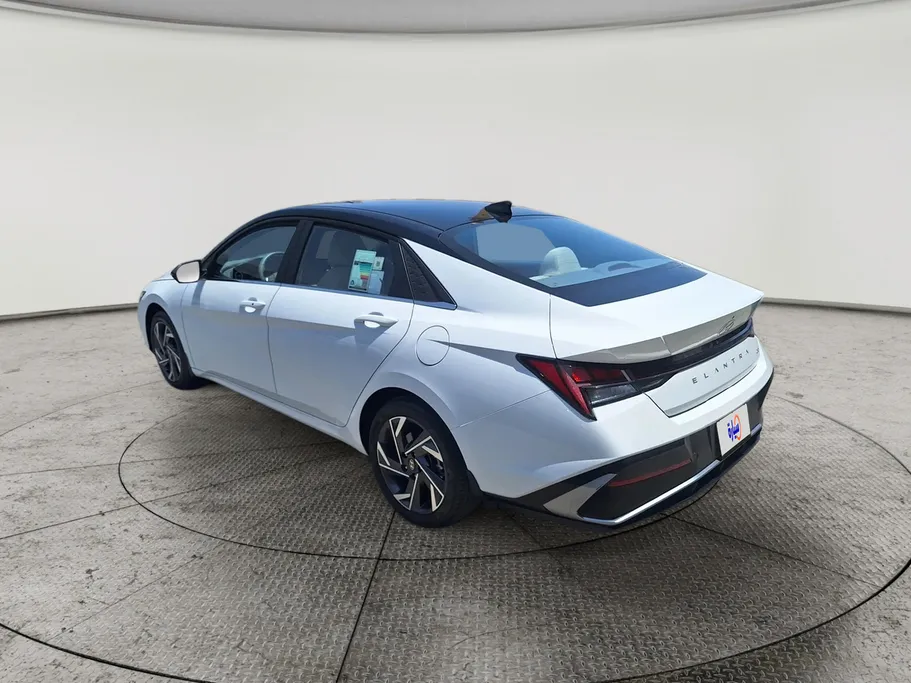 2025 Hyundai Elantra Comfort 