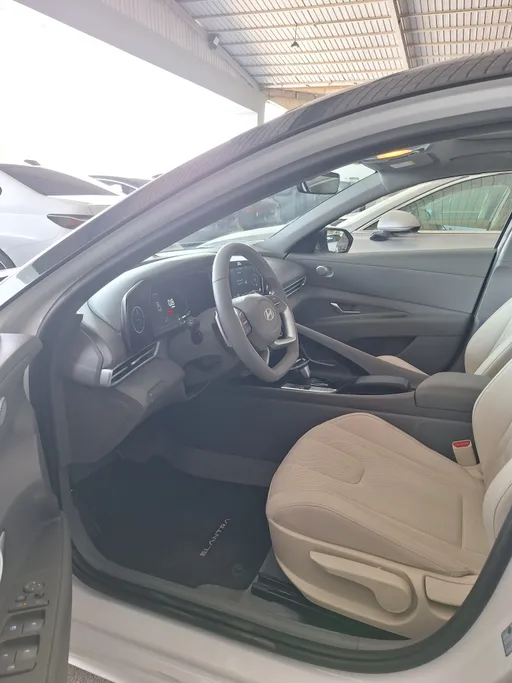 2025 Hyundai Elantra Comfort 