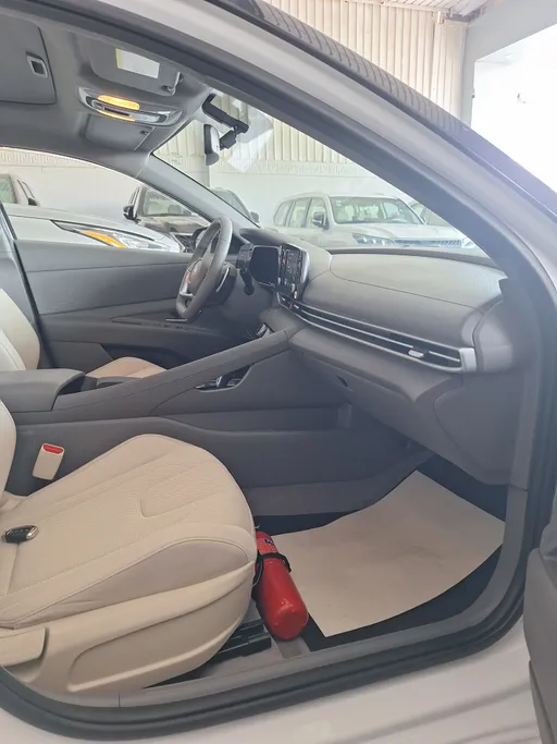 2025 Hyundai Elantra Comfort 