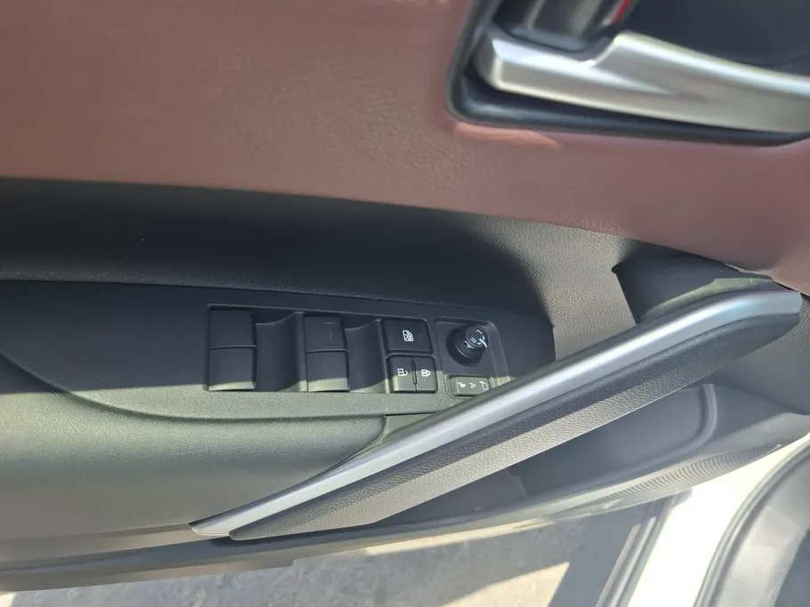 2024 Toyota Corolla Cross XLE HEV 