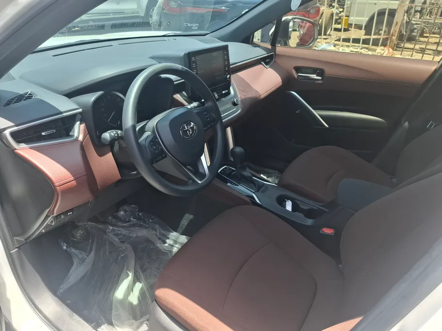 2024 Toyota Corolla Cross XLE HEV 