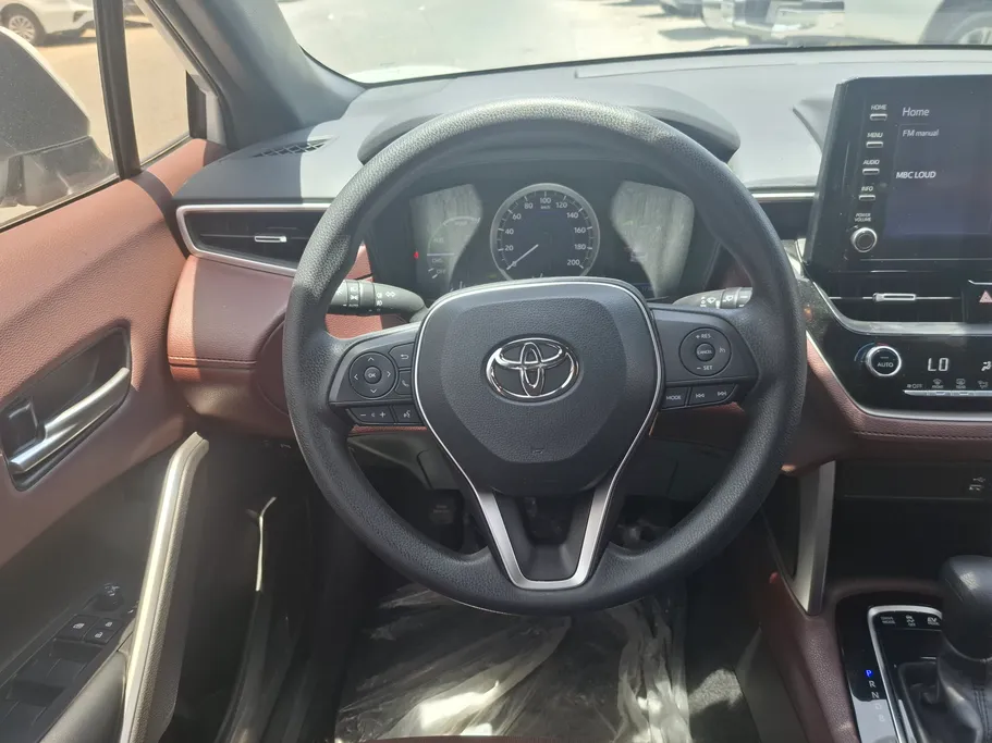 2024 Toyota Corolla Cross XLE HEV 