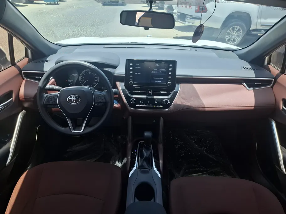2024 Toyota Corolla Cross XLE HEV 