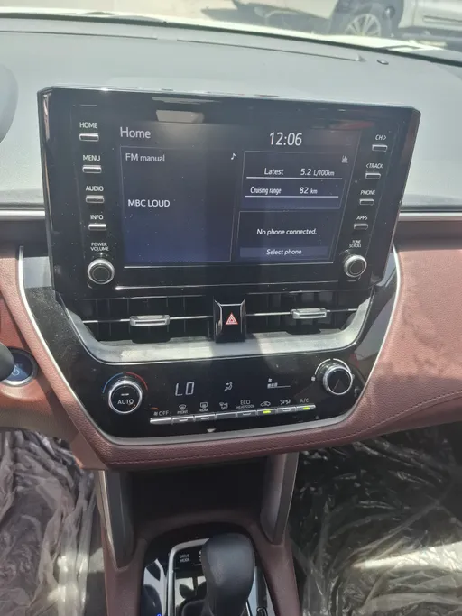 2024 Toyota Corolla Cross XLE HEV 