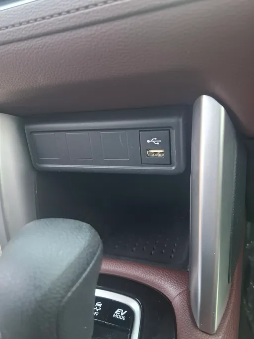 2024 Toyota Corolla Cross XLE HEV 
