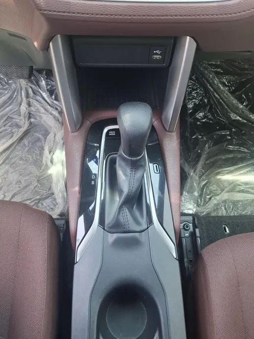 2024 Toyota Corolla Cross XLE HEV 